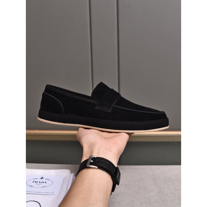 Pra*a leather shoes